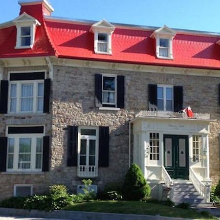 Bed and Breakfast Chrysler House Gananoque Esterno foto