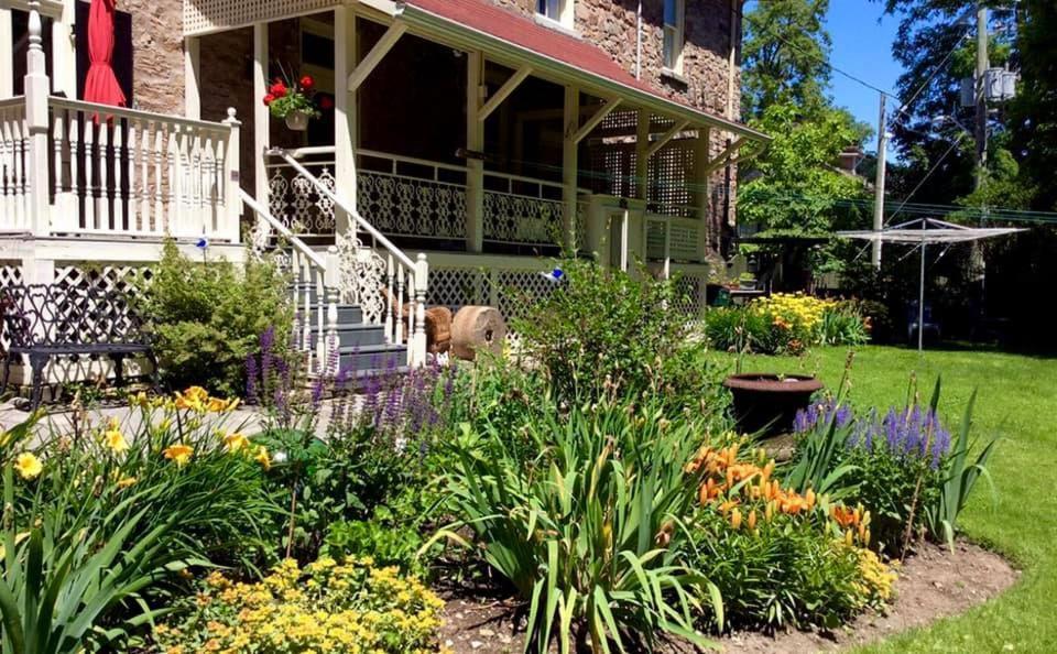 Bed and Breakfast Chrysler House Gananoque Esterno foto