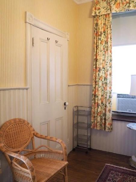 Bed and Breakfast Chrysler House Gananoque Esterno foto
