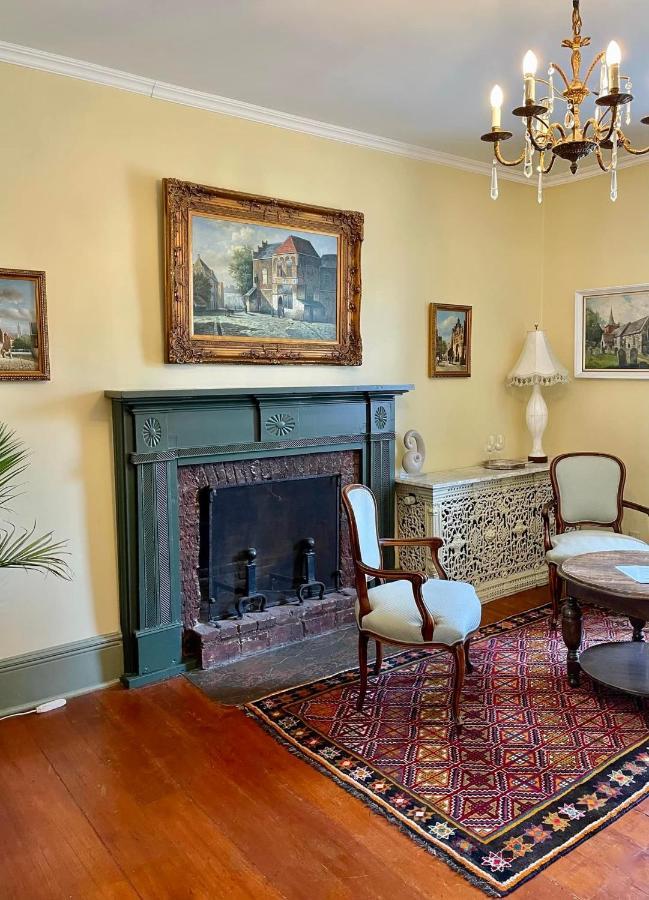 Bed and Breakfast Chrysler House Gananoque Esterno foto