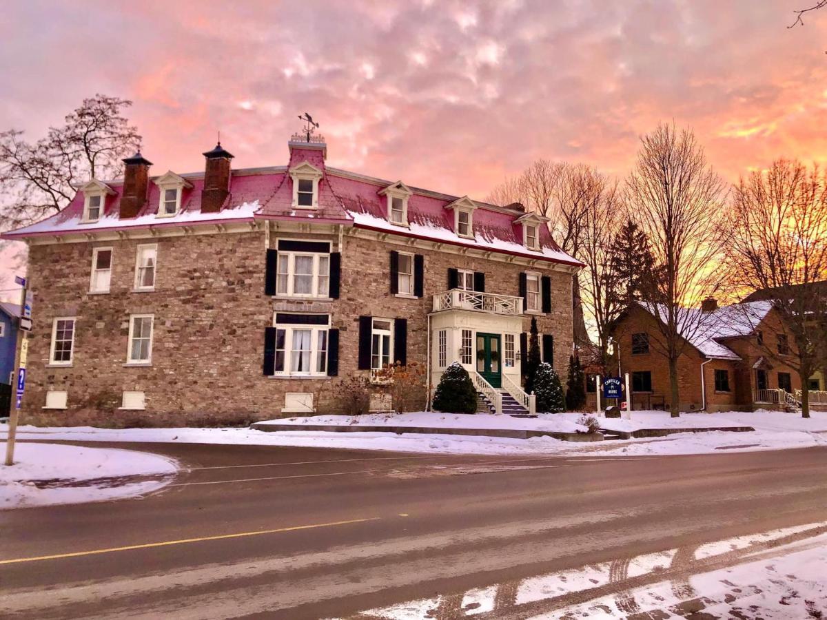 Bed and Breakfast Chrysler House Gananoque Esterno foto